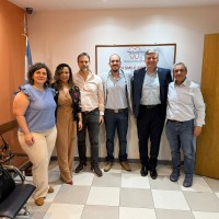 Juntos, seguimos construyendo el futuro de la odontología.
