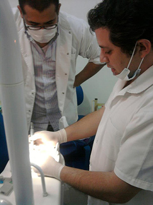 curso-endodoncia---DR-OLMOS-FASSI3.jpg